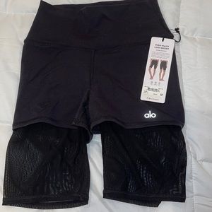 ALO YOGA NEW WITH TAGS NEVER WORN BIKER SHORTS